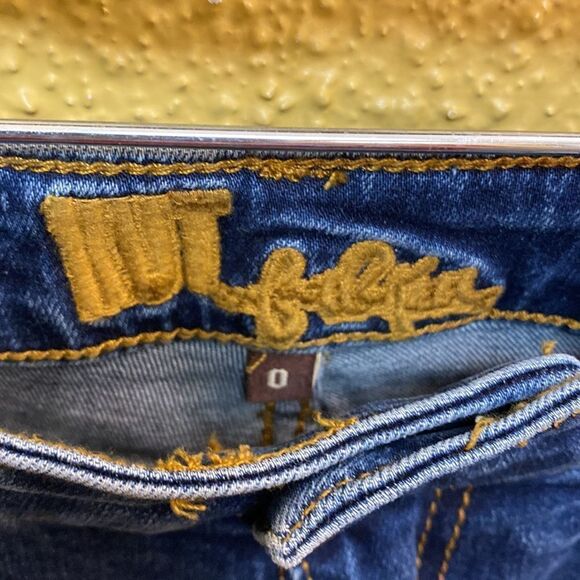 Hut new denim shorts - Picture 2 of 3